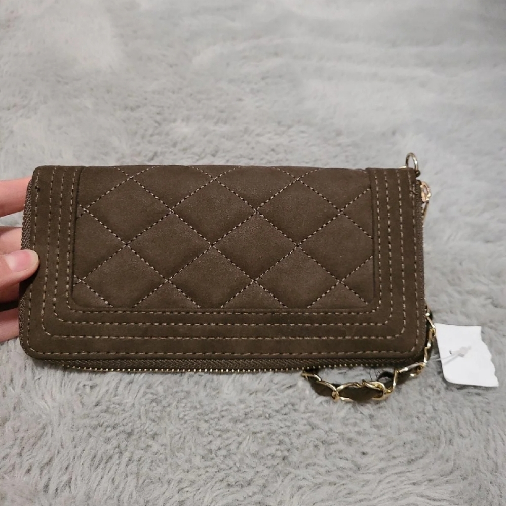 #6 💙 Charlotte Russe brown gold quilted wristlet wallet keychain purse clutch